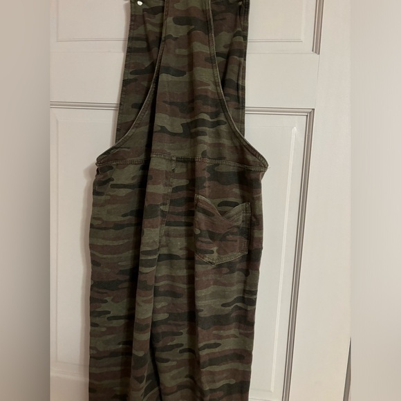 Camp Jumper - Picture 6 of 8